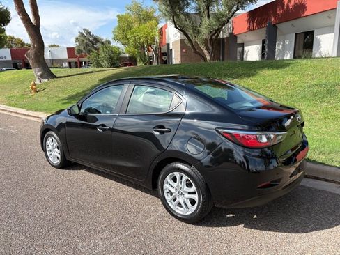 Used 2018 Toyota Yaris iA FWD image 3