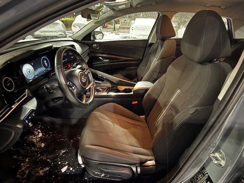 Used 2022 Hyundai Elantra SEL w/ Convenience Package image 13