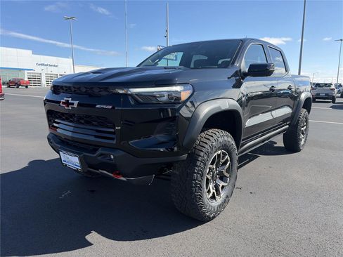 New 2026 Chevrolet Colorado ZR2 w/ Technology Package AWD/4WD image 10