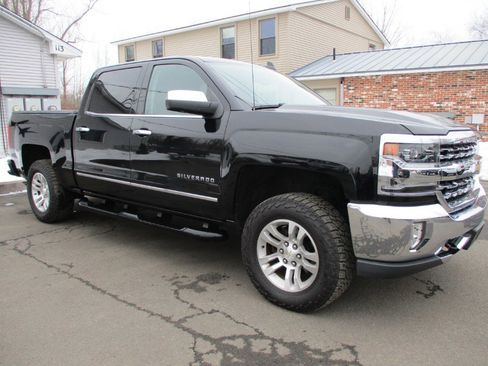 Used 2017 Chevrolet Silverado 1500 LTZ image 5