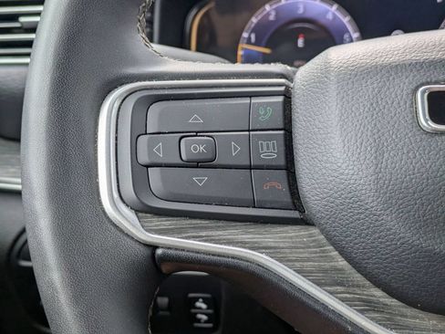 Used 2024 Jeep Wagoneer L Series II RWD image 16