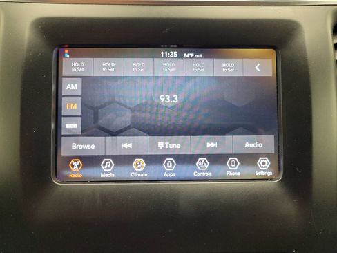Used 2019 Jeep Cherokee Latitude Plus w/ Cold Weather Group AWD/4WD image 25