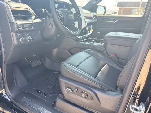 New 2026 GMC Yukon Denali w/ LPO, Floor Liner Package AWD/4WD image 23