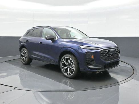 New 2026 Audi Q3 quattro 2.0T AWD/4WD image 1