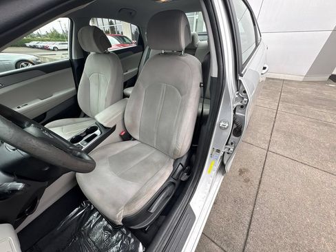 Used 2016 Hyundai Sonata SE FWD image 12