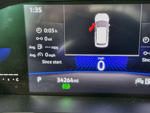 Used 2022 Volkswagen Taos SE FWD image 12