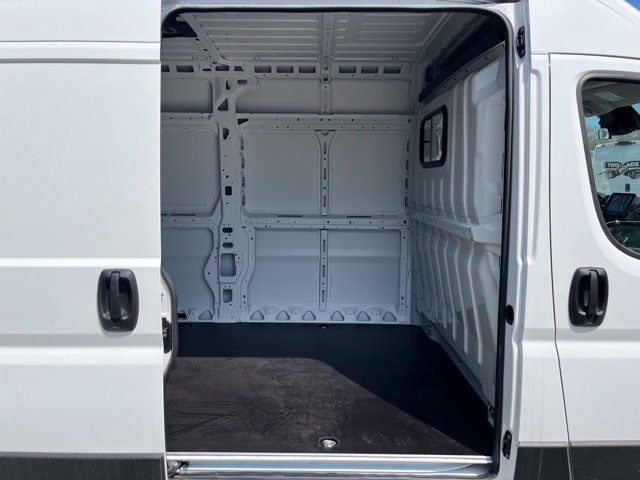 New 2026 RAM ProMaster 2500 w/ Convenience Group FWD image 15