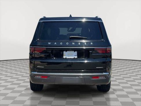 Used 2022 Jeep Wagoneer Series III AWD/4WD image 6