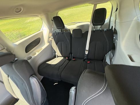 Used 2023 Chrysler Voyager LX FWD image 20