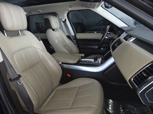 Used 2018 Land Rover Range Rover Sport HSE AWD/4WD image 32