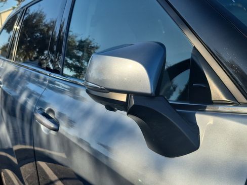 Used 2023 Toyota Highlander Platinum image 9