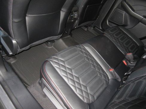 Used 2024 Ford Escape ST-Line Elite w/ Premium Technology Package image 17