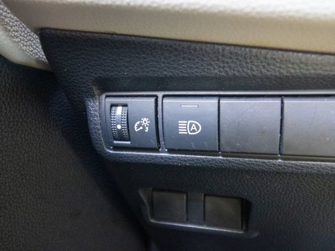 Used 2022 Toyota Corolla Cross L FWD image 33
