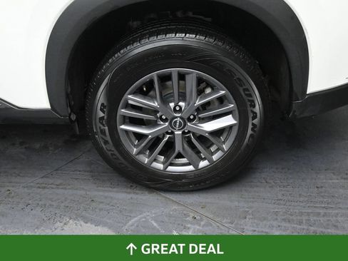 Used 2024 Nissan Rogue S AWD/4WD image 16