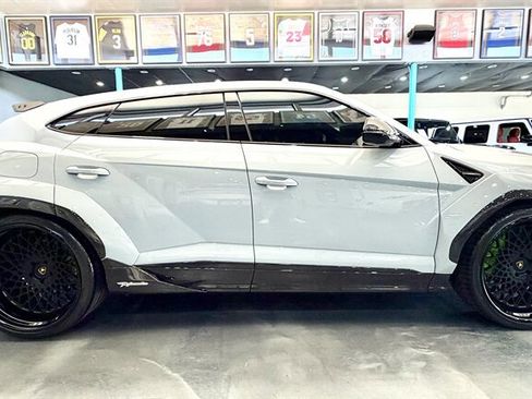 Used 2024 Lamborghini Urus Performante image 7