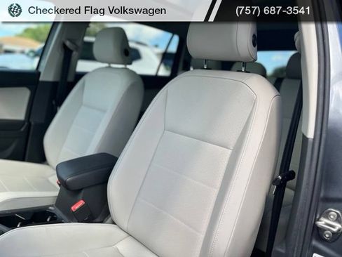 Used 2019 Volkswagen Tiguan SEL w/ 3rd Row Seat Package AWD/4WD image 24