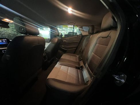 Used 2025 Chevrolet Trax LT w/ LT Convenience Package image 25