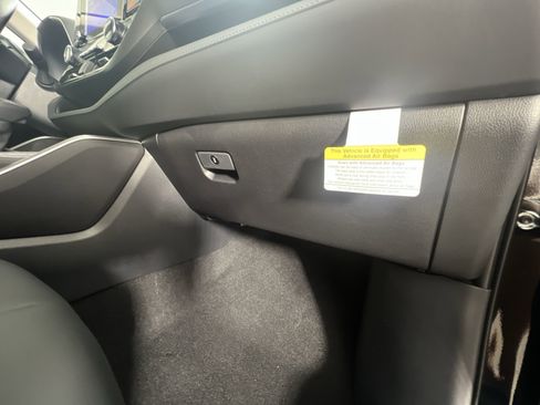 Used 2023 Toyota Highlander XLE image 35