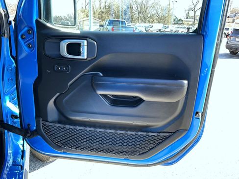 Used 2021 Jeep Gladiator Rubicon w/ Trailer Tow Package image 18