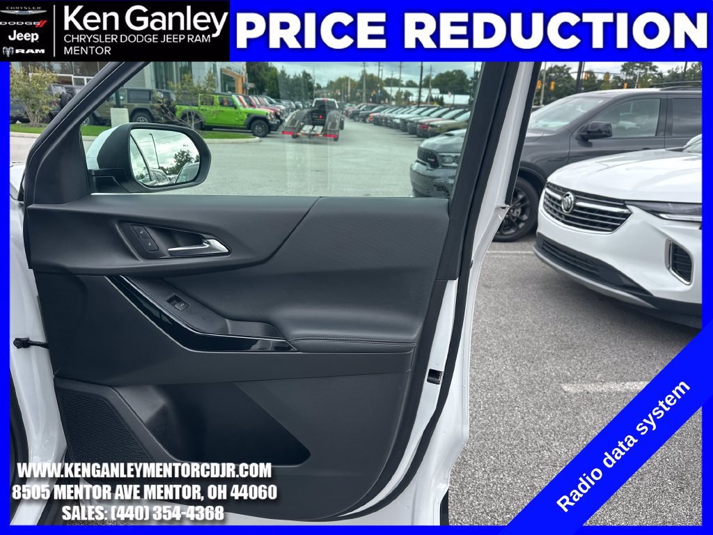Used 2025 Chevrolet Equinox LT FWD image 24