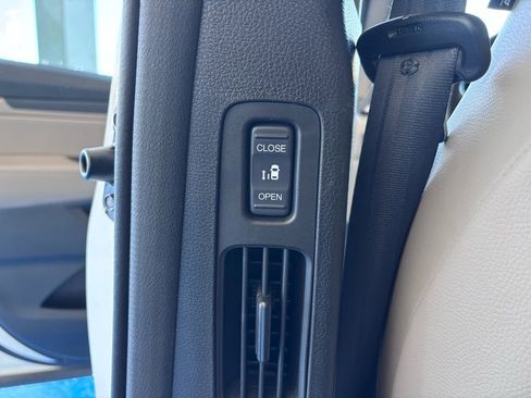 Used 2019 Honda Odyssey EX-L image 15