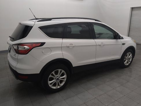 Used 2018 Ford Escape SE FWD image 10