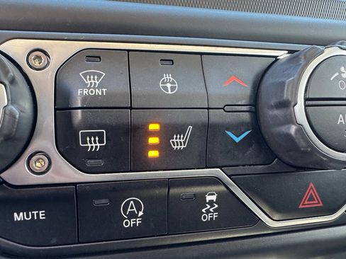 Used 2023 Jeep Gladiator Sport image 25