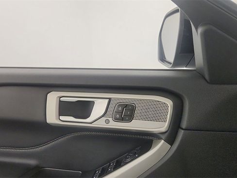 Used 2022 Ford Explorer Limited w/ Equipment Group 301A image 28