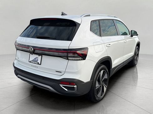 Used 2025 Volkswagen Taos SE image 8