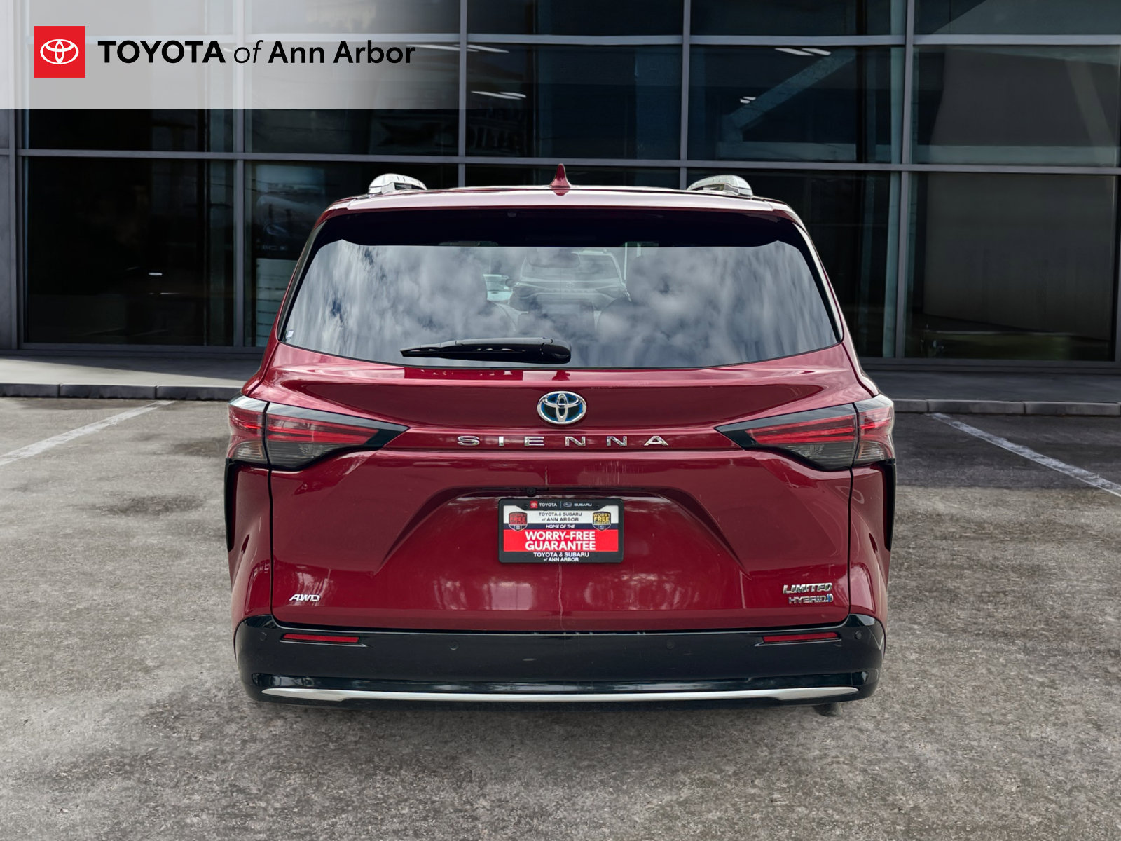 Used 2024 Toyota Sienna Limited AWD/4WD image 11