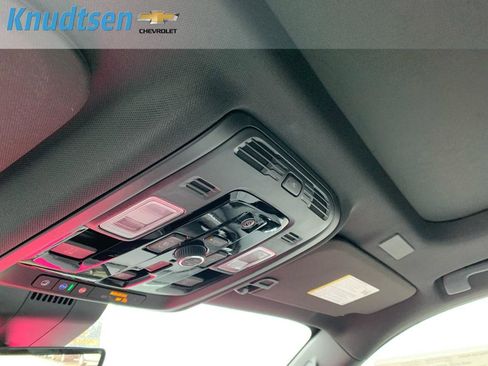 New 2026 Chevrolet Suburban Premier image 23