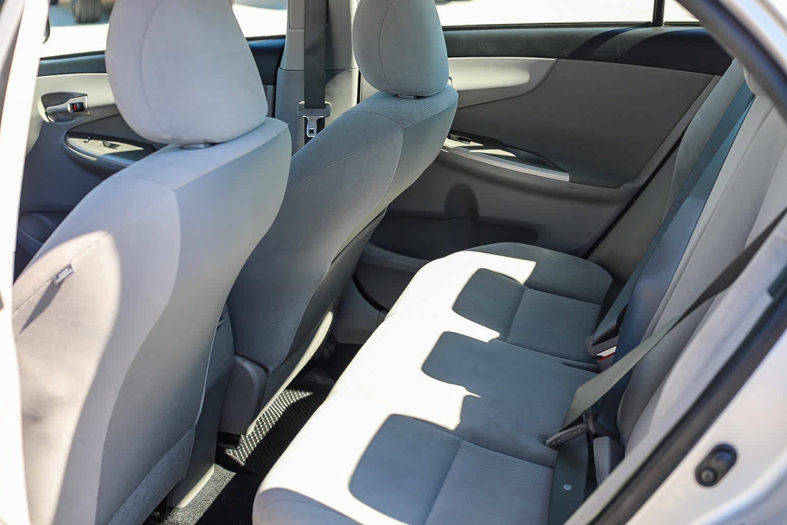 Used 2011 Toyota Corolla LE FWD image 18