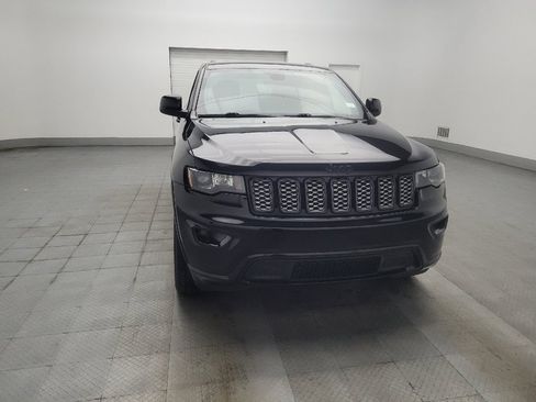 Used 2017 Jeep Grand Cherokee Altitude AWD/4WD image 14