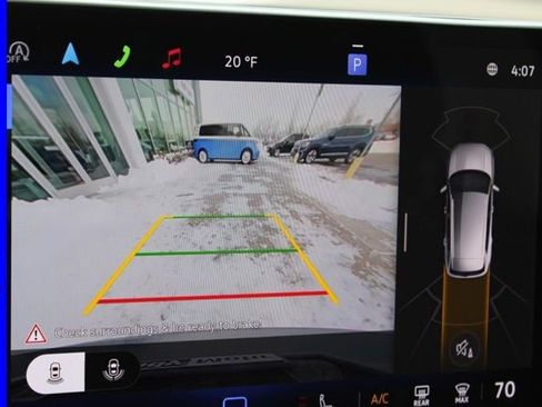 Used 2025 Volkswagen Tiguan SE image 35