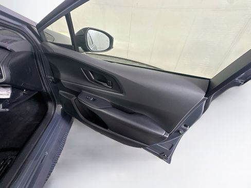 Used 2024 Toyota Prius LE FWD image 31