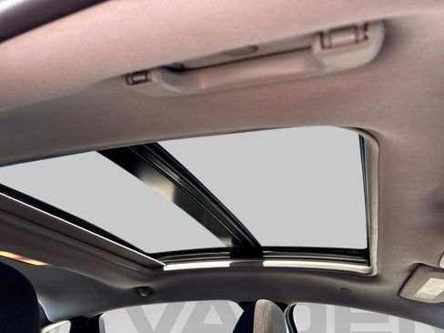 Used 2024 Chevrolet Malibu LT image 9