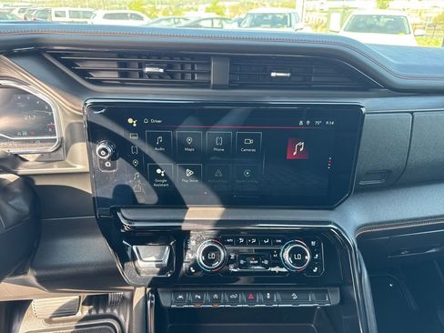 Used 2024 GMC Sierra 1500 AT4 w/ Technology Package image 19