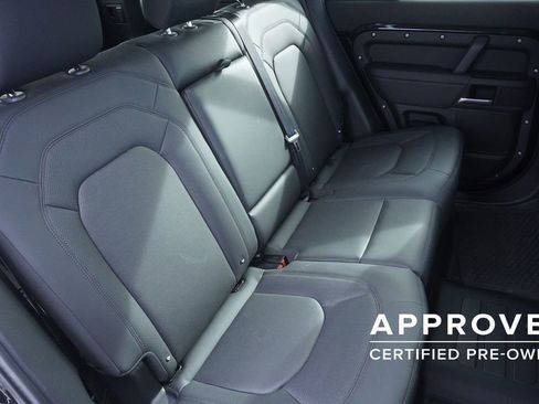 Used 2025 Land Rover Defender 110 S image 27