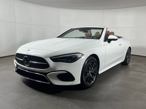 Used 2024 Mercedes-Benz CLE 300 4MATIC Cabriolet image 12