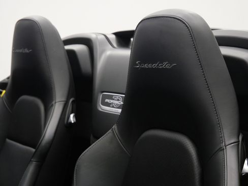 Used 2019 Porsche 911 Speedster RWD image 26
