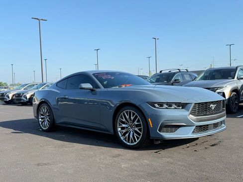 Used 2025 Ford Mustang Premium RWD image 3