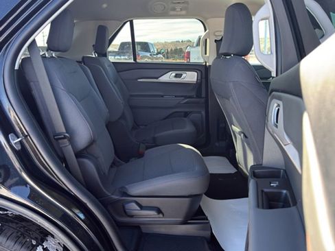 Used 2025 Ford Explorer Active image 18