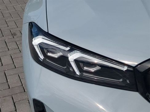Used 2026 BMW 330i Sedan w/ M Sport Package image 11