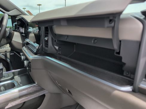 Used 2024 Chevrolet Silverado 1500 LTZ AWD/4WD image 12