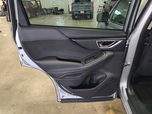 Used 2021 Subaru Forester Premium AWD/4WD image 23