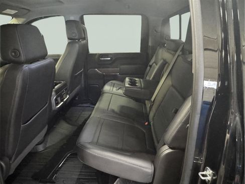 Used 2023 GMC Sierra 3500 Denali image 14
