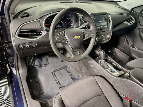 Used 2017 Chevrolet Malibu LS FWD image 9