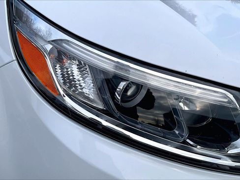 Used 2014 Kia Sorento LX image 25