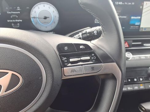 Used 2024 Hyundai Elantra Limited image 19