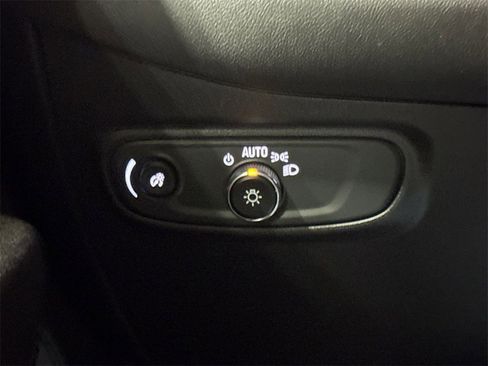 Used 2023 Chevrolet Equinox LS image 17